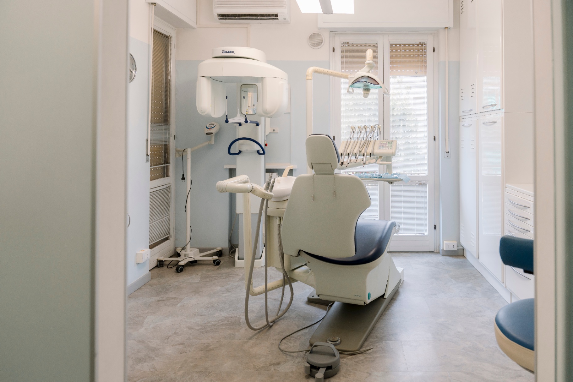 Postazione di radiologia digitale con panoramica OPT ed endorale
